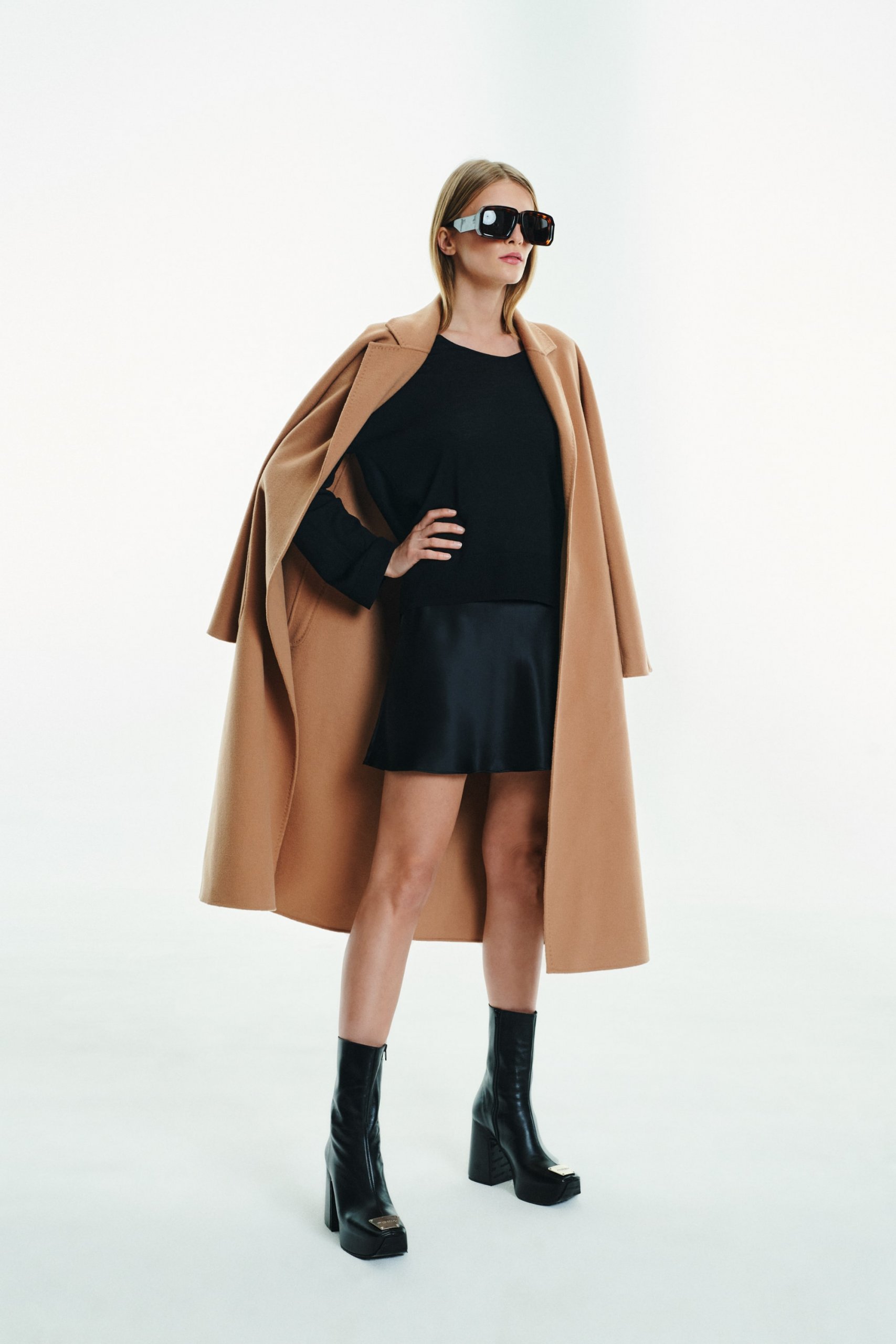 WOOL AND SILK COAT IN CAMEL