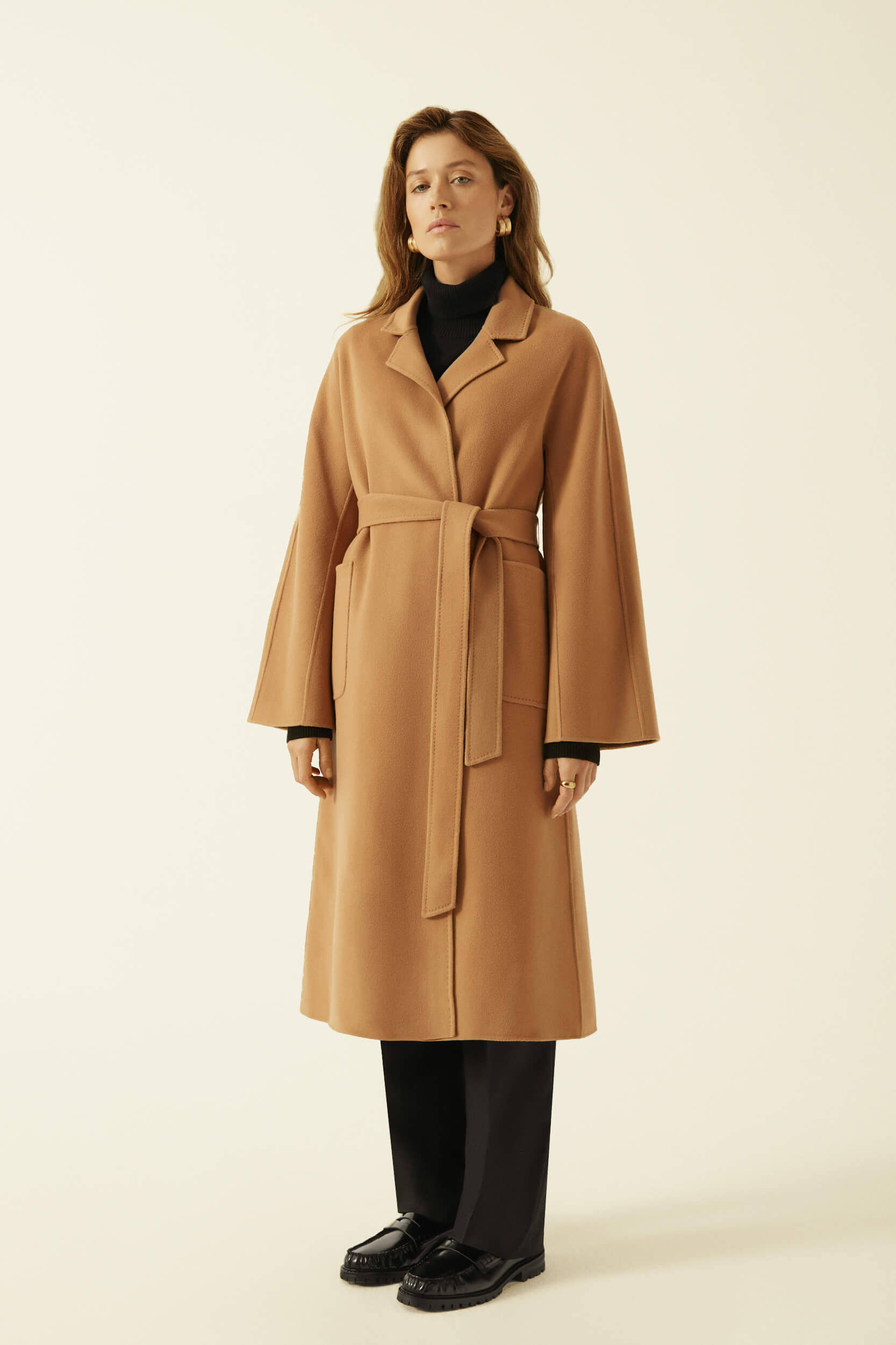 WOOL AND SILK COAT IN CAMEL