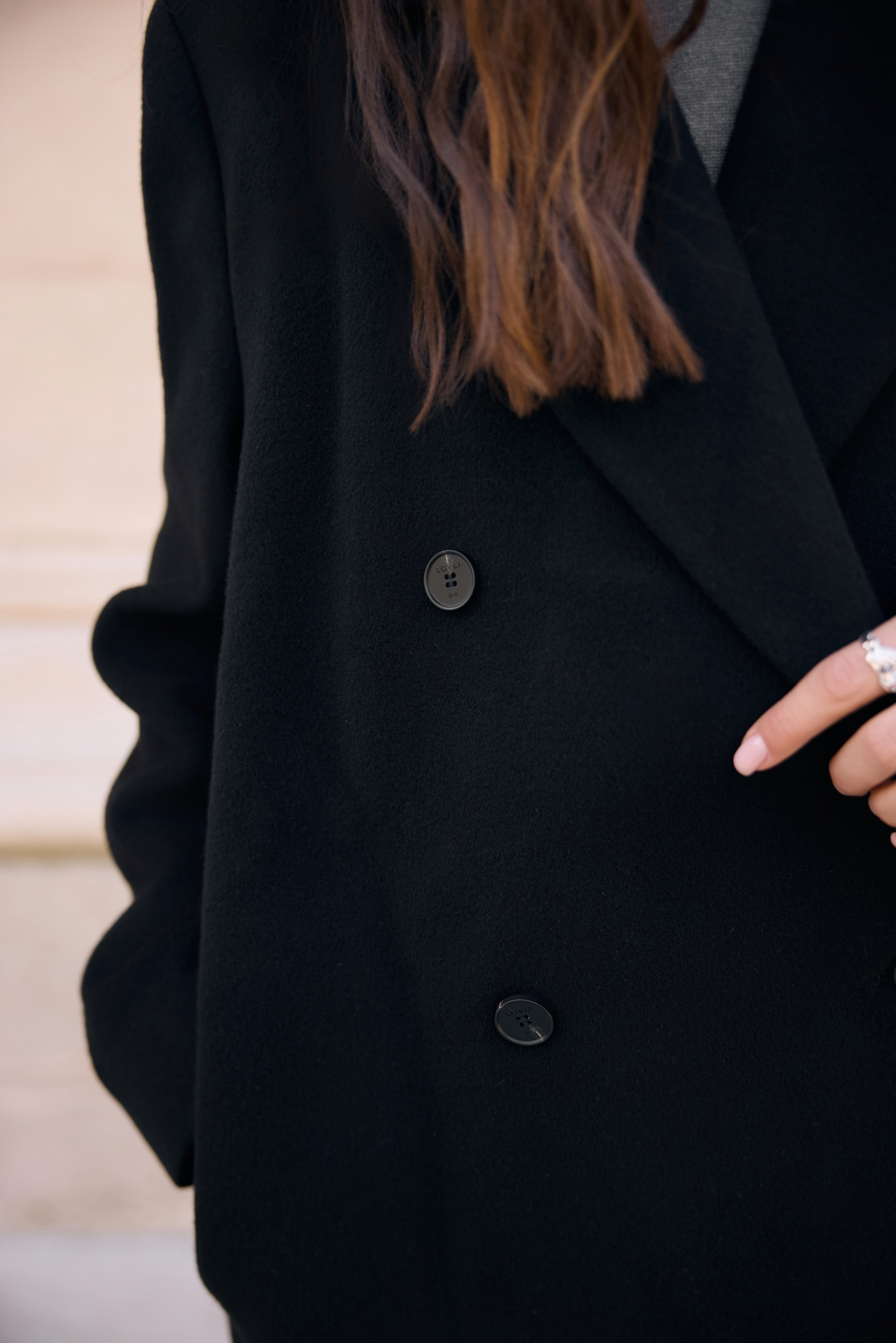 LONG WOOL COAT IN BLACK