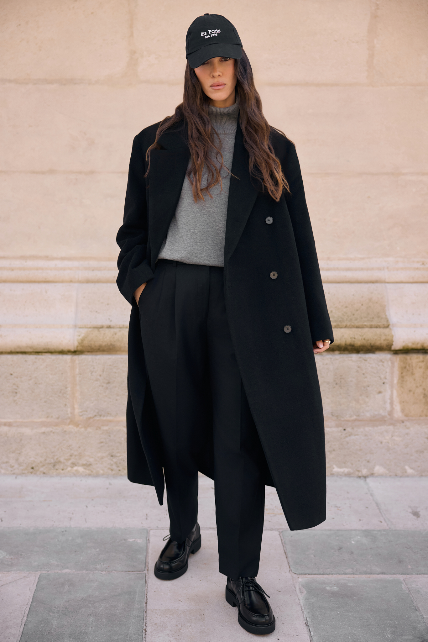 LONG WOOL COAT IN BLACK