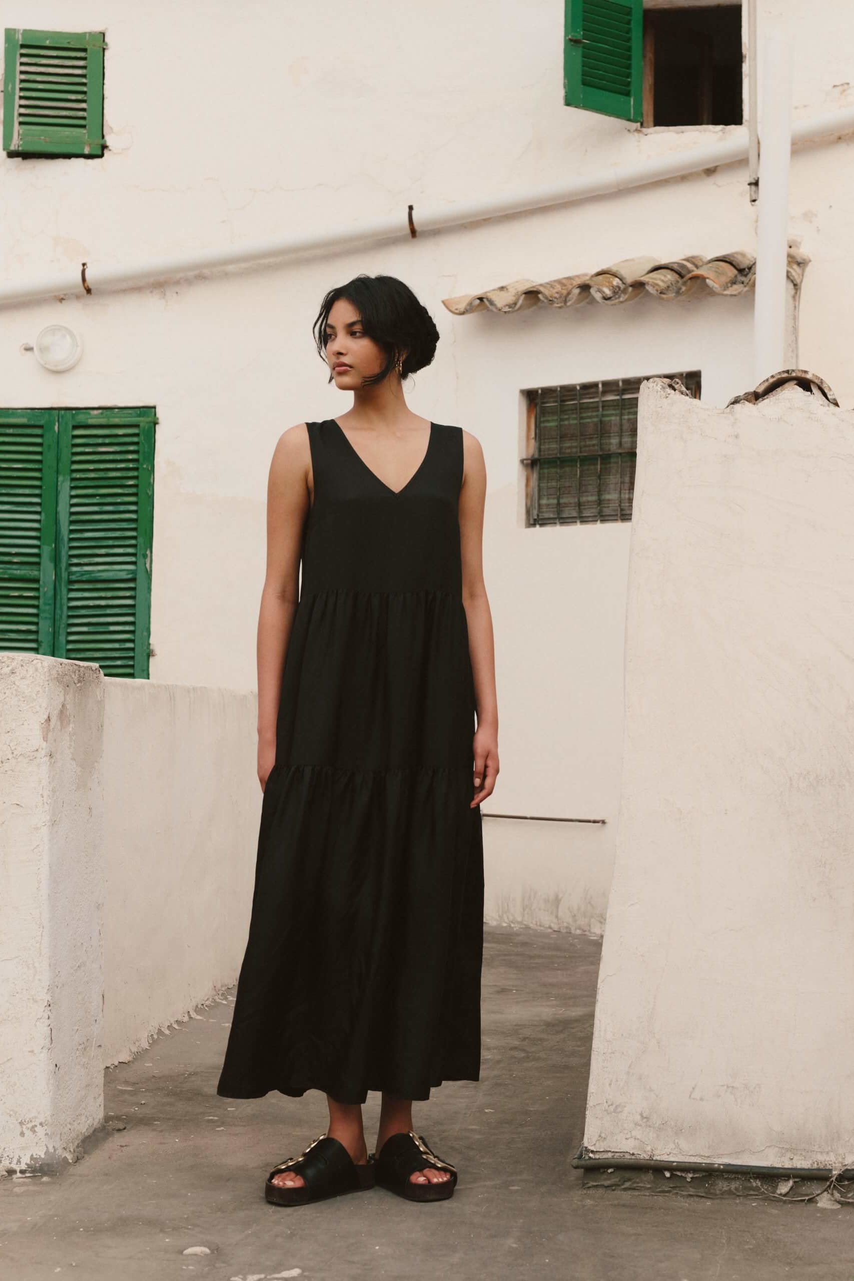 Silk dress with pockets black