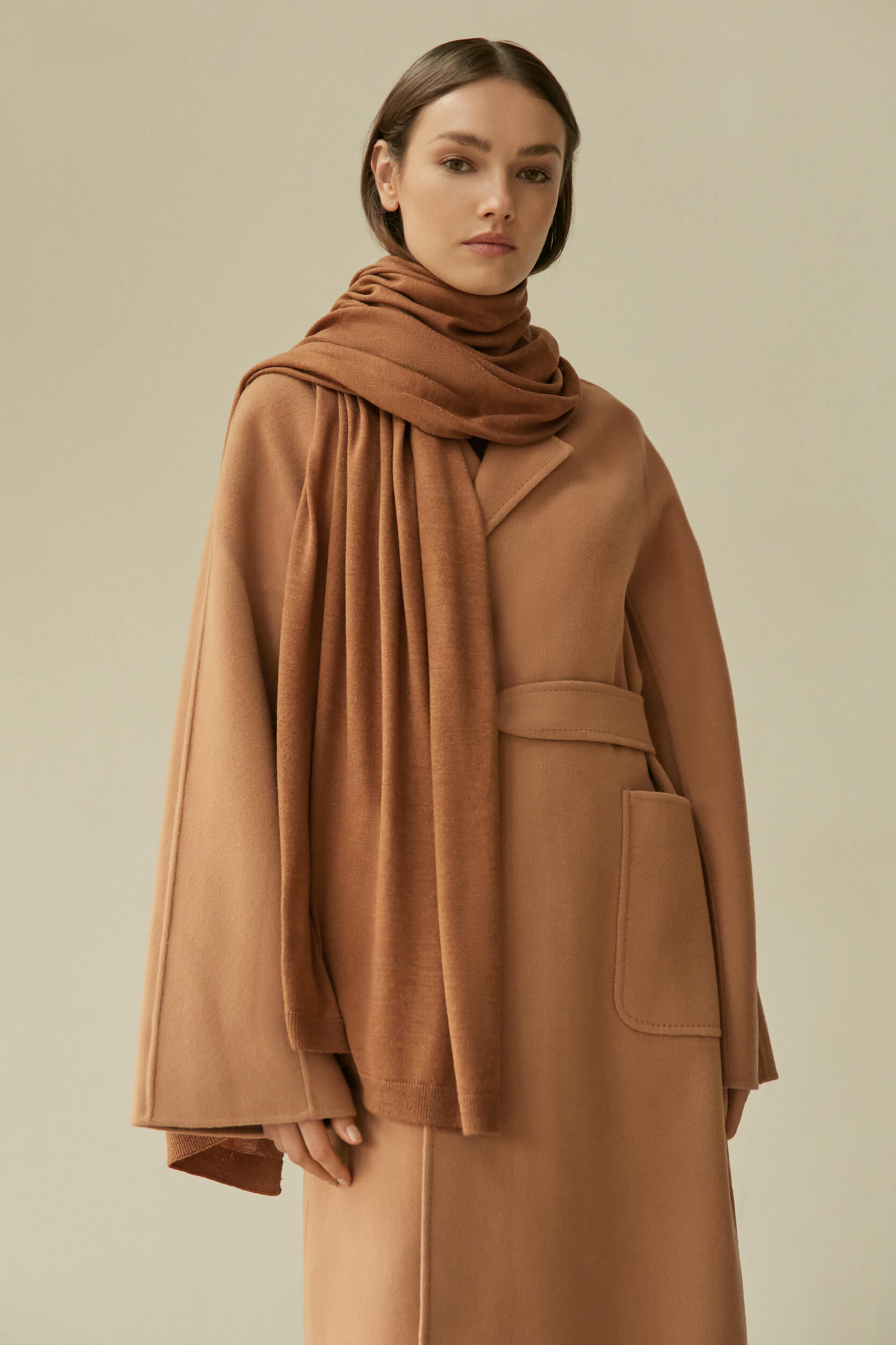 WOOL AND SILK SCARF IN CAMEL