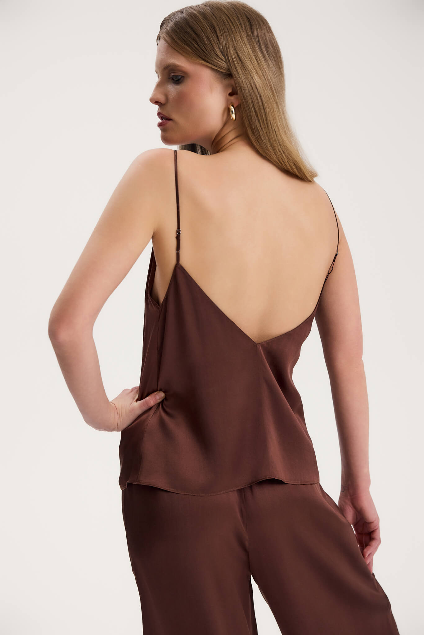 SILK TOP WITH BACK NECKLINE IN BROWN