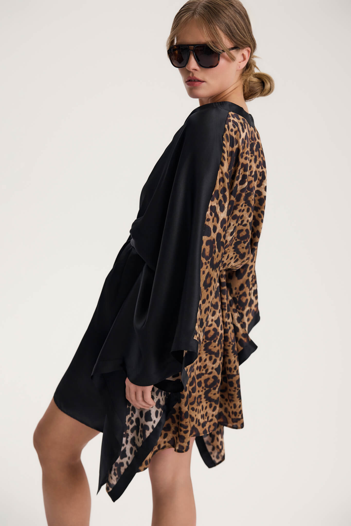 SILK ASYMMETRIC KIMONO IN LEO PRINT