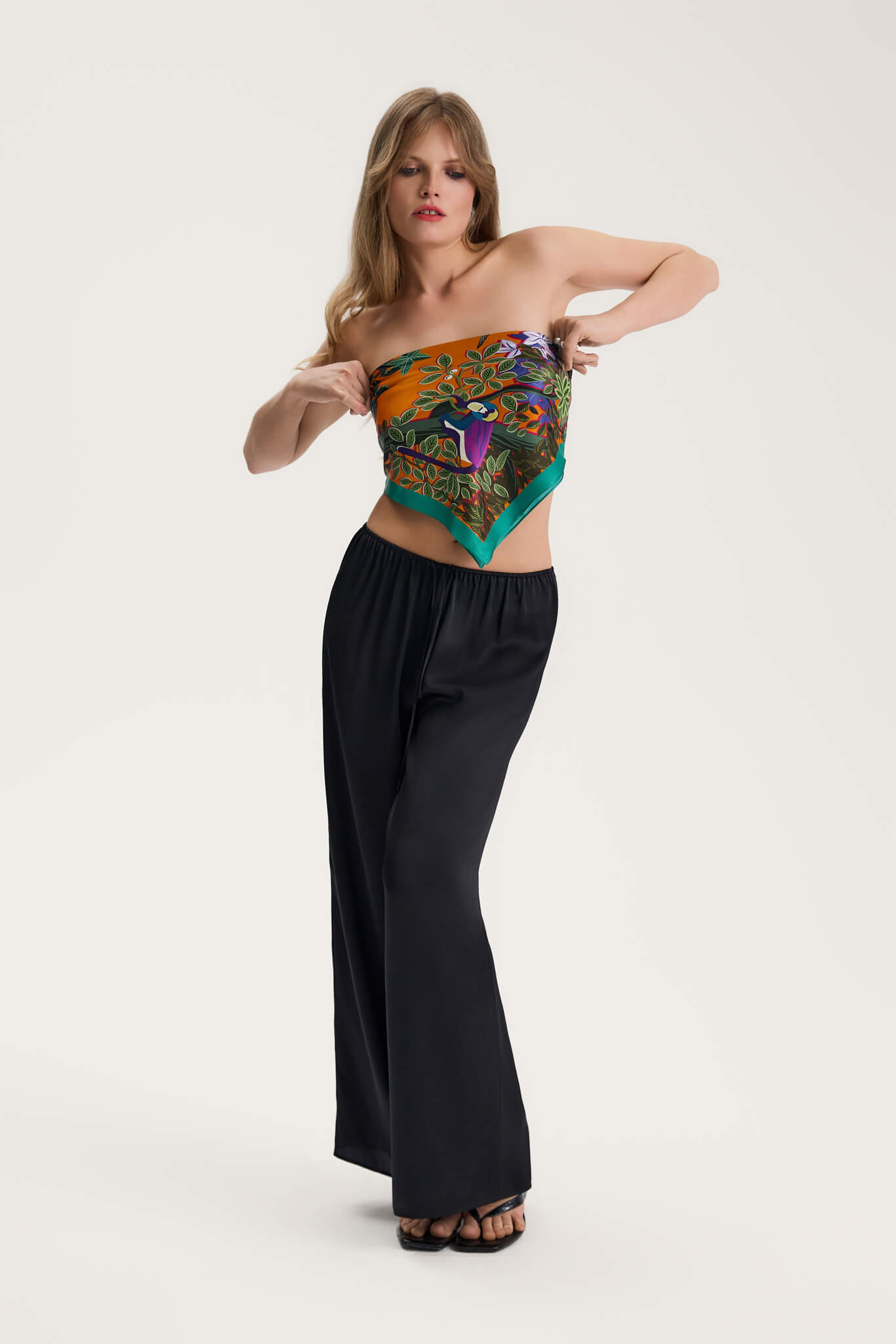 SILK WIDE-LEG PANTS IN BLACK