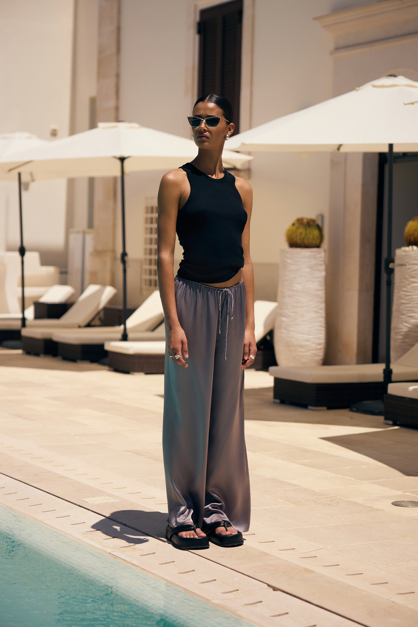 SILK WIDE-LEG PANTS IN SILVER