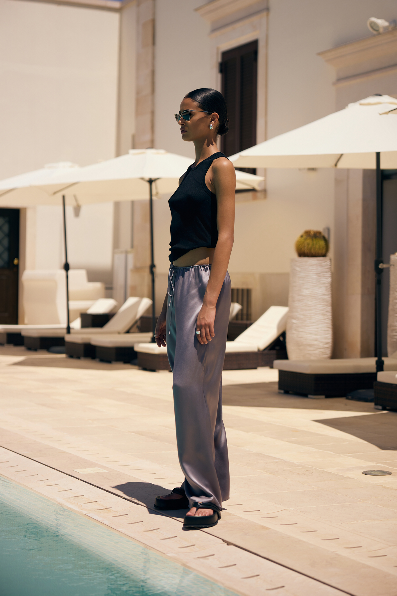 SILK WIDE-LEG PANTS IN SILVER