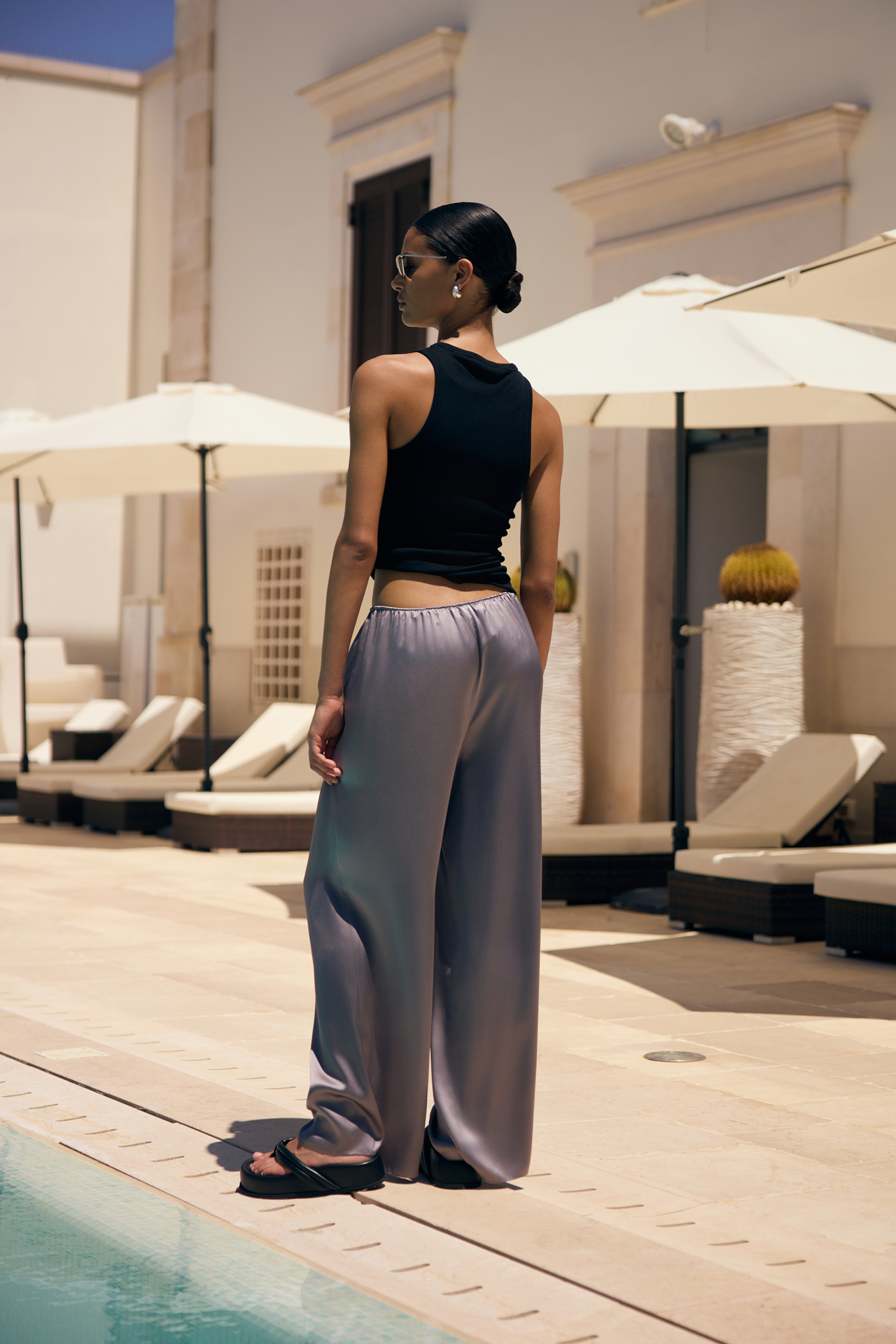 SILK WIDE-LEG PANTS IN SILVER