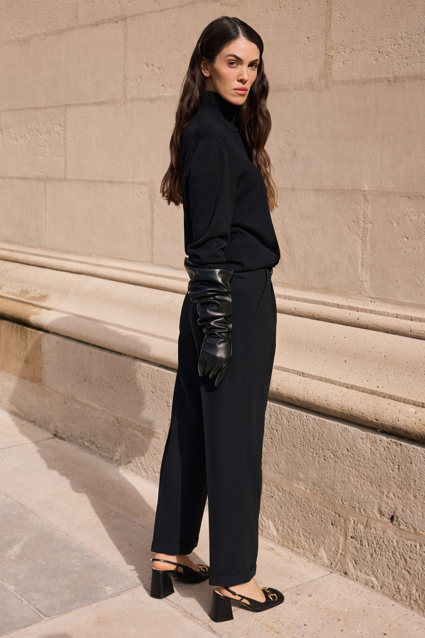 CLASSIC WOOL TROUSERS IN BLACK